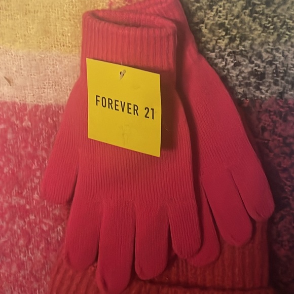 Forever 21 scarf, hat and gloves set. NWT - Picture 2 of 5